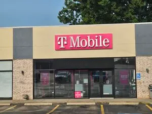 T-Mobile W Jesse James Rd & Corum Rd
