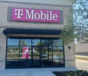 T-Mobile Senoia & Meadow Glen