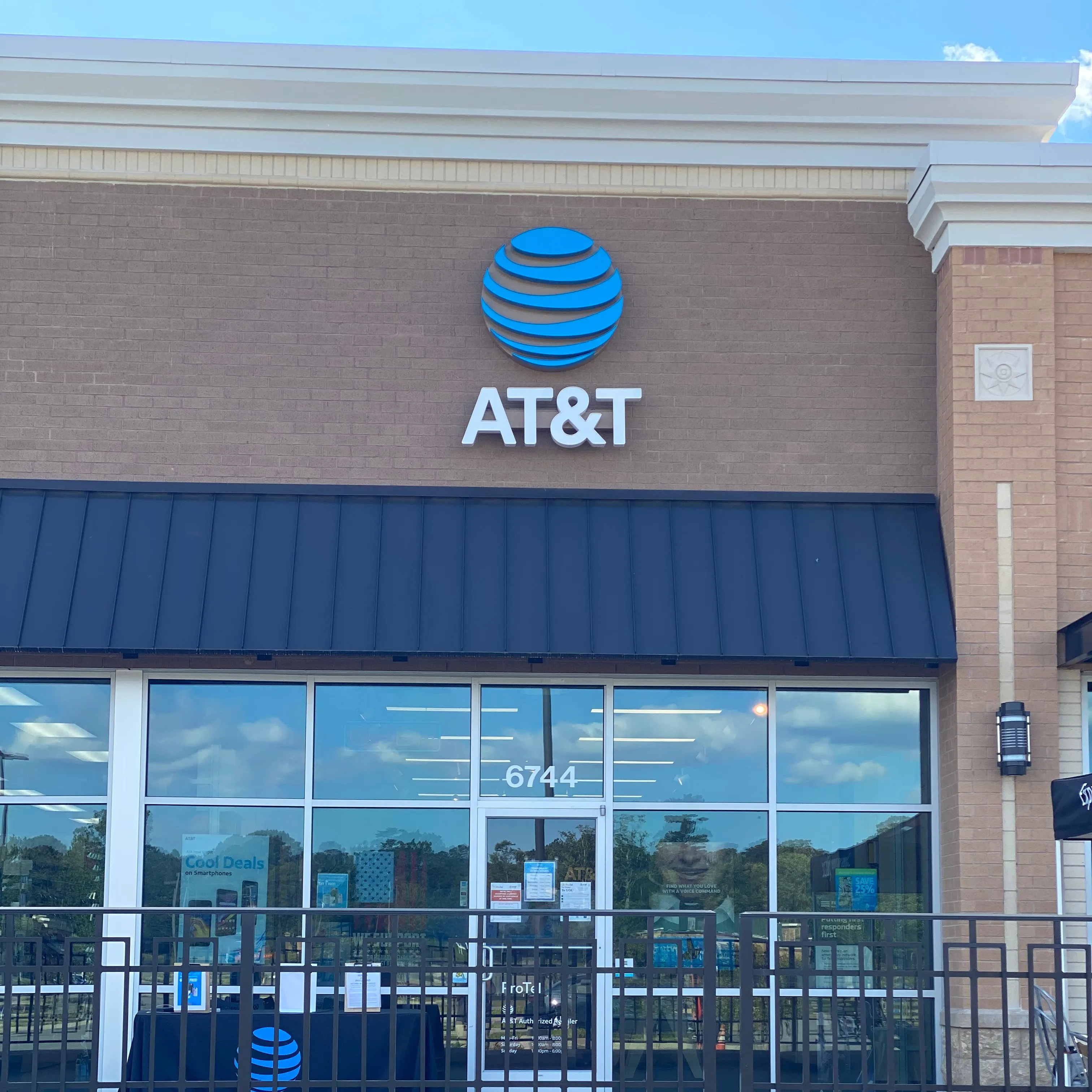 AT&T Store Williamsburg - Lightfoot Marketplace