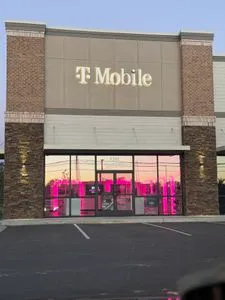 T-Mobile Milton Wilson & Airline