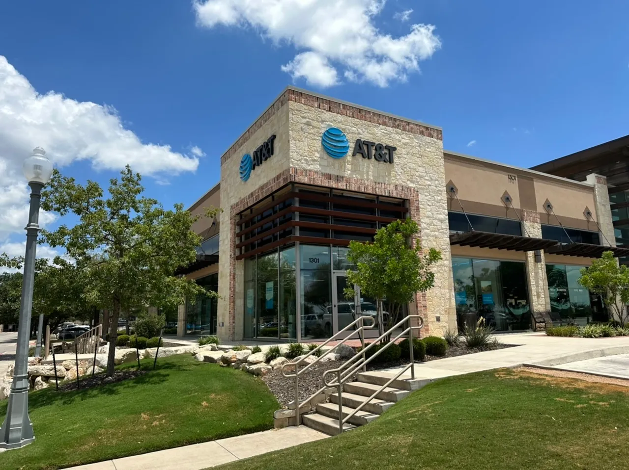 AT&T Store San Antonio - THE VINEYARD