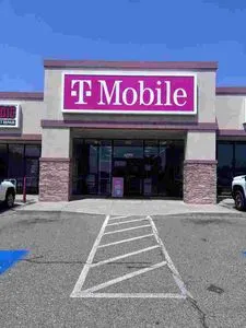 T-Mobile E Main & 30th St