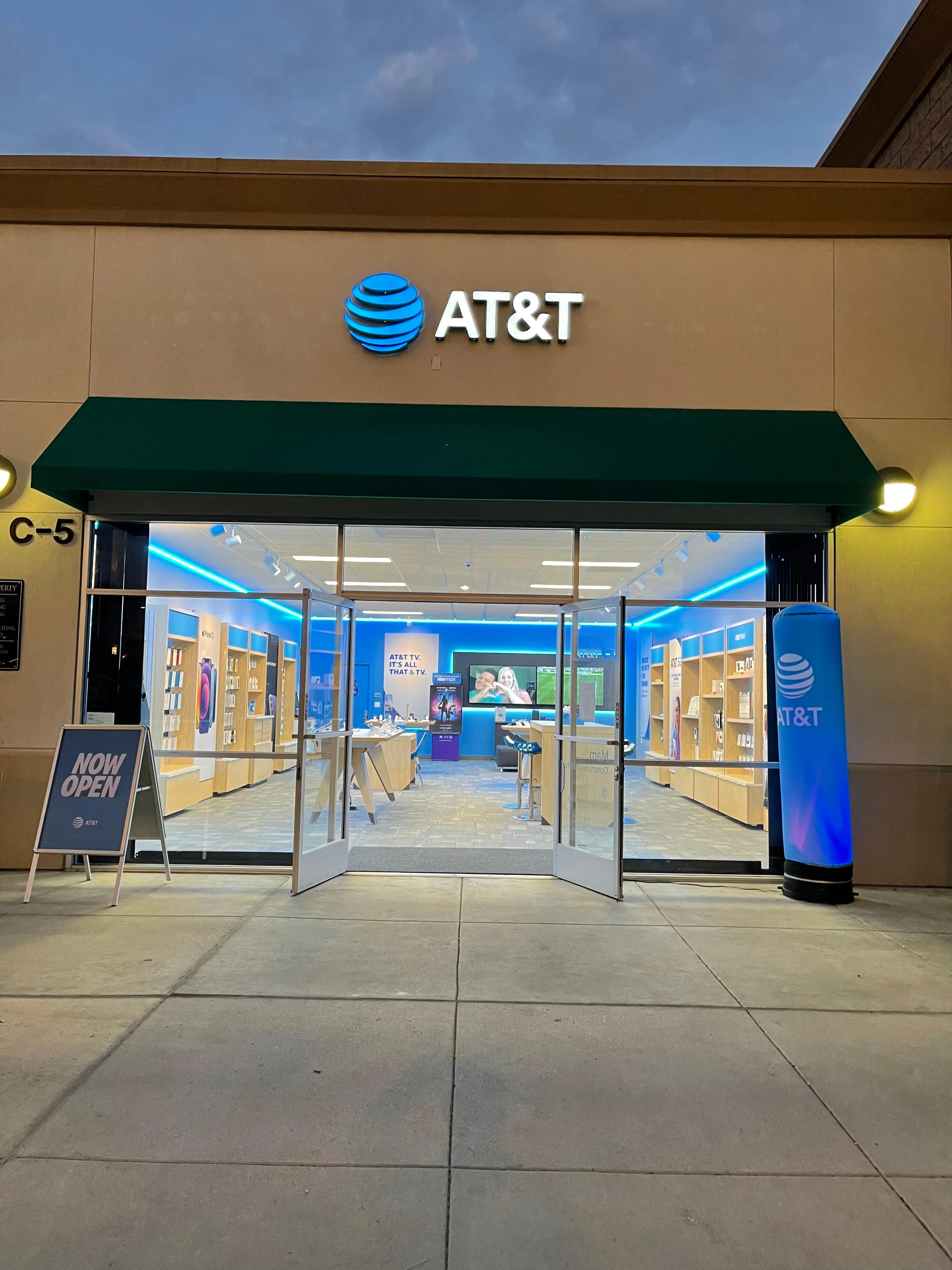 AT&T Store San Diego - IMPERIAL MARKETPLACE
