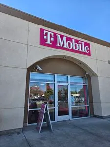 T-Mobile Penny Ln & US-95A