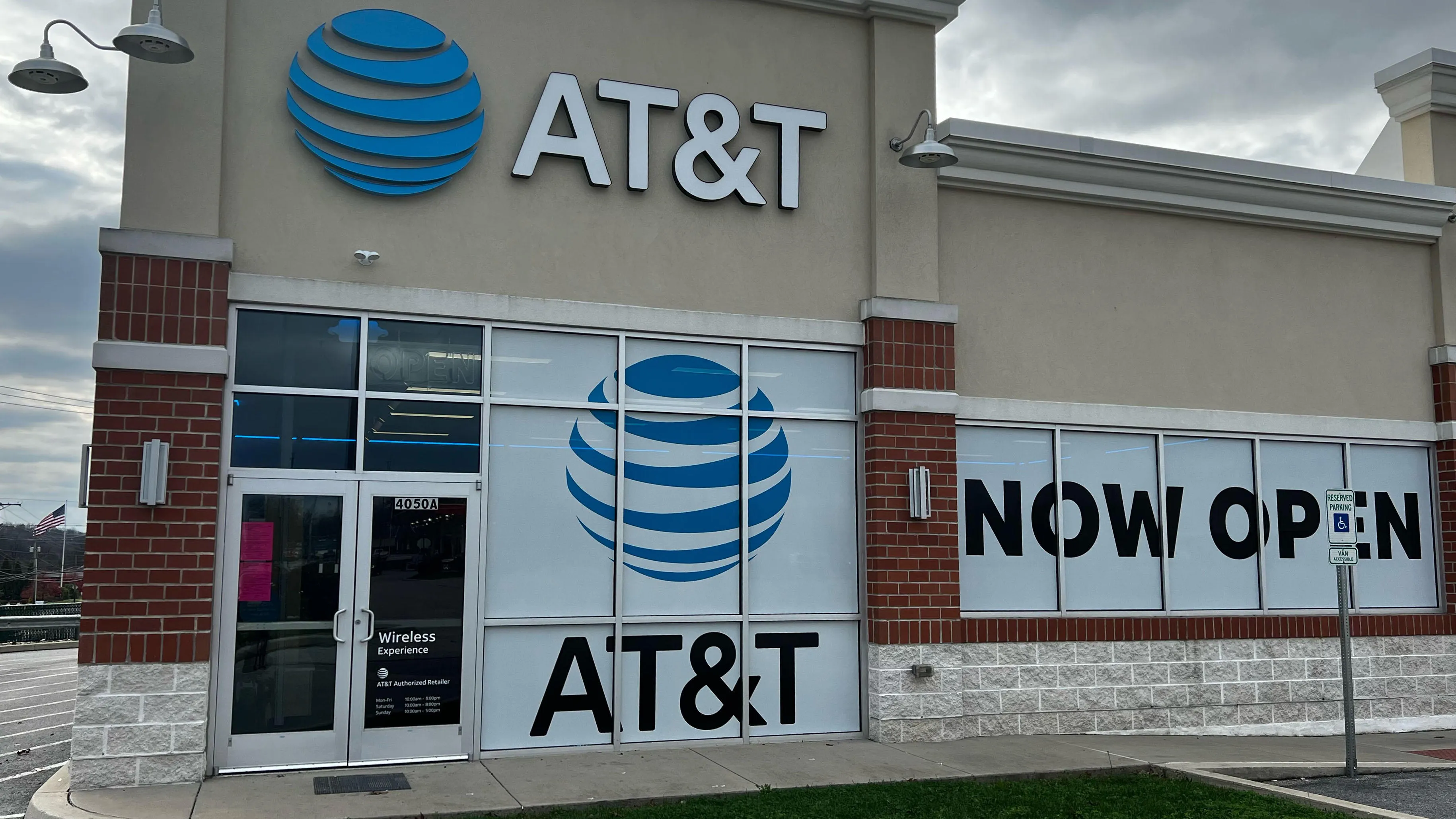 AT&T Store Manchester - East Manchester Village Center