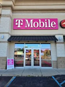 T-Mobile Tiffin Ave & Fostoria Ave