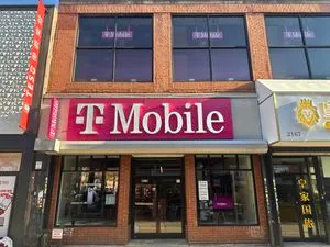 T-Mobile Roosevelt Ave & Main St