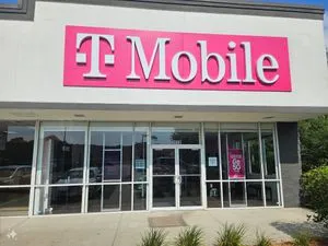 T-Mobile Hwy 59 & 9th Ave