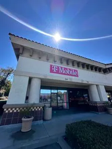 T-Mobile Rancho Parkway & W Branch St
