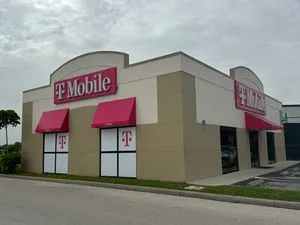 T-Mobile S Cleveland Ave & Dana Dr
