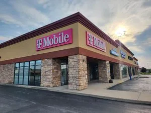 T-Mobile Illinois Rd Fort Wayne