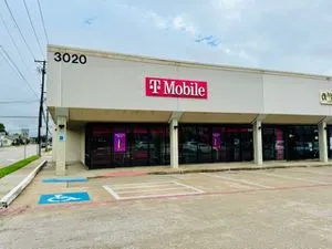 T-Mobile 7th St & University