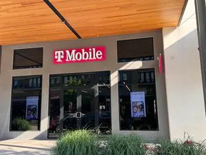 T-Mobile Shops at Clearfork