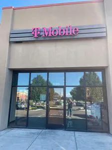 T-Mobile Mesa Ridge Pkwy & Fountain Mesa Rd