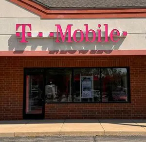 T-Mobile Northwest Hwy & Route 22