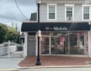 T-Mobile South St & E Main St