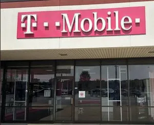T-Mobile W Galena Ave & N Park Blvd
