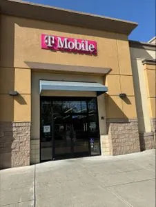 T-Mobile Fremont Blvd & Mowry Ave