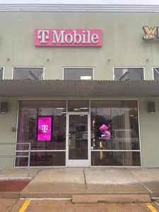 T-Mobile Parkwood Ave & Fm 518