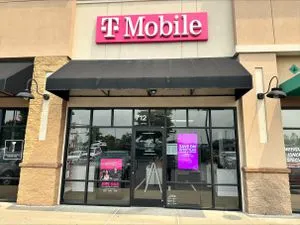 T-Mobile Judd Pkwy & Broad