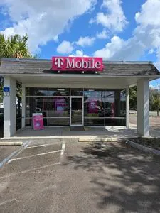 T-Mobile NW 16th Ave & N Main St