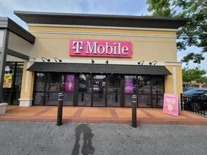 T-Mobile SW Archer Rd & SW 35th Blvd