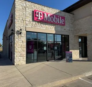 T-Mobile US Hwy 82 & Lawrence St