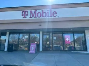 T-Mobile Firstfield  Shopping Center