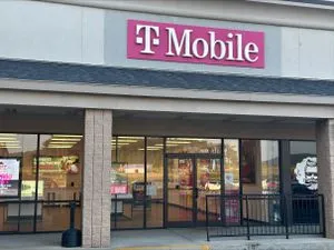 T-Mobile E Stuart Dr & Marshall St