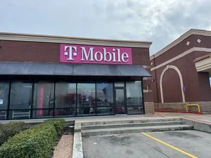T-Mobile 61st & Stewart