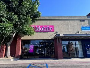 T-Mobile Redondo Beach & Raymond