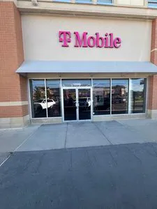 T-Mobile Randall & Williamsburg