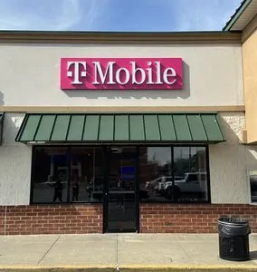 T-Mobile Georgetown Plaza