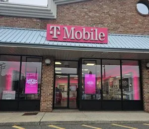 T-Mobile Glen St & Town Path