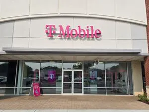 T-Mobile Glenmont Plaza