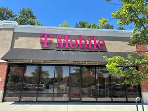 T-Mobile Glenmont Square