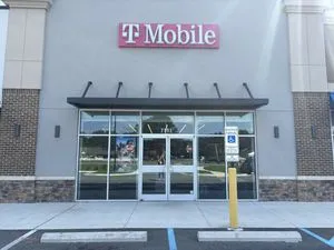 T-Mobile Shoppes at Gloucester