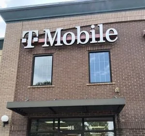 T-Mobile Epps Bridge Pkwy & Dowdy Rd