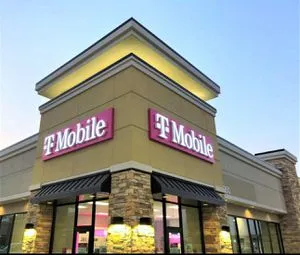 T-Mobile N Webb Rd & College St