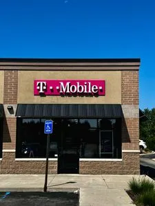 T-Mobile Kalamazoo Ave SE & 68th St SE