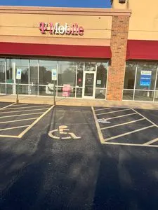 T-Mobile Nameoki Rd & Clark Ave