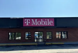 T-Mobile Carol Malone Blvd & 5th St