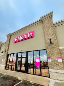 T-Mobile S Oneida St & Willard Dr