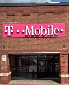 T-Mobile Cascade Av SW & Donnelly Av SW