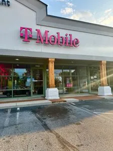 T-Mobile Augusta St & Mcdaniel Ave