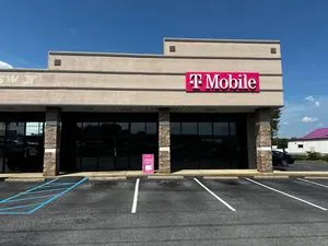 T-Mobile Shoppes at Woodruff