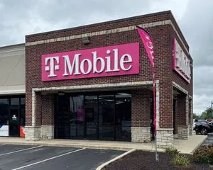 T-Mobile US Hwy 31 & W Smith Valley Rd