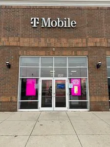 T-Mobile Stringtown Rd - Parkway Center