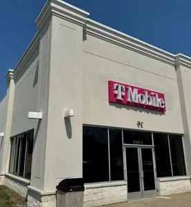 T-Mobile Cross Roads Plaza