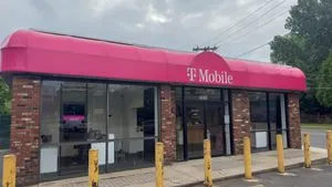 T-Mobile Greenwood Ave & Nottingham Way